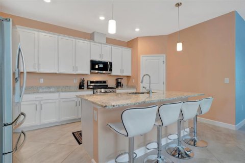 House in Bradenton, Florida 3 bedrooms, 187.29 sq.m. № 1549557 - photo 7