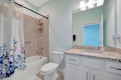 House in Bradenton, Florida 3 bedrooms, 187.29 sq.m. № 1549557 - photo 30