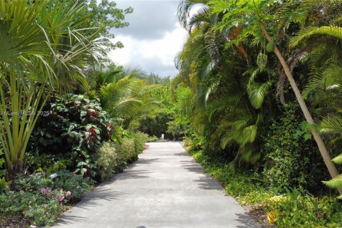 Casa en venta en Homestead, Florida, 6 dormitorios, 442.96 m2 № 1748834 - foto 18