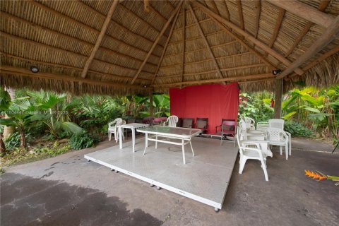 Casa en venta en Homestead, Florida, 6 dormitorios, 442.96 m2 № 1748834 - foto 23