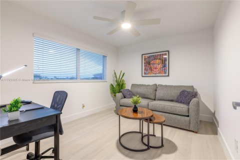House in Cape Coral, Florida 4 bedrooms № 1700650 - photo 19