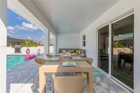 House in Cape Coral, Florida 4 bedrooms № 1700650 - photo 25