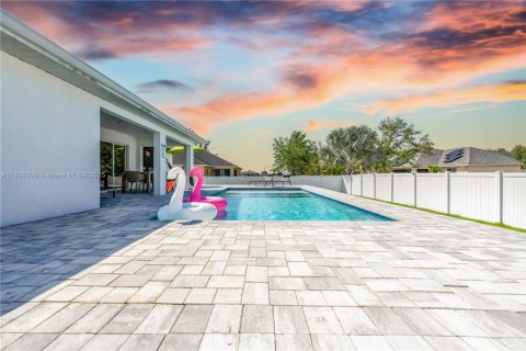 House in Cape Coral, Florida 4 bedrooms № 1700650 - photo 24