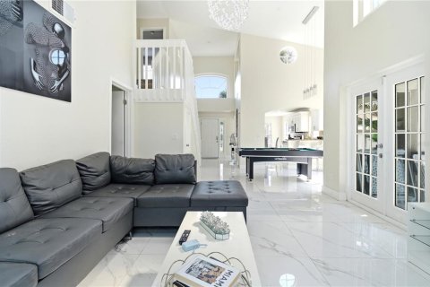 House in Kissimmee, Florida 3 bedrooms, 148.46 sq.m. № 2232077 - photo 5