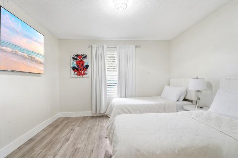 House in Kissimmee, Florida 3 bedrooms, 148.46 sq.m. № 2232077 - photo 18