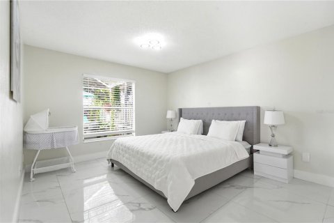 House in Kissimmee, Florida 3 bedrooms, 148.46 sq.m. № 2232077 - photo 10