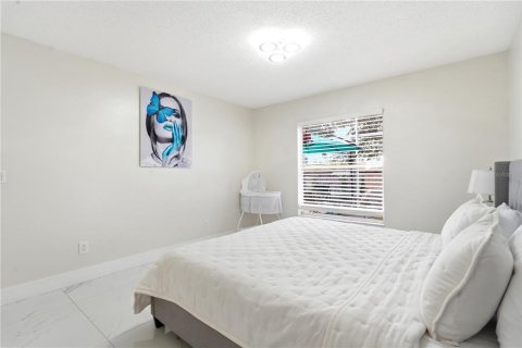 House in Kissimmee, Florida 3 bedrooms, 148.46 sq.m. № 2232077 - photo 13