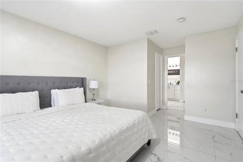 House in Kissimmee, Florida 3 bedrooms, 148.46 sq.m. № 2232077 - photo 11