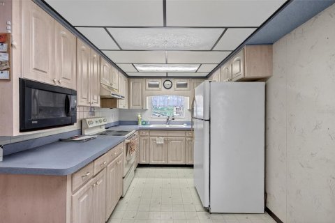House in Tampa, Florida 3 bedrooms, 136.75 sq.m. № 1871006 - photo 9