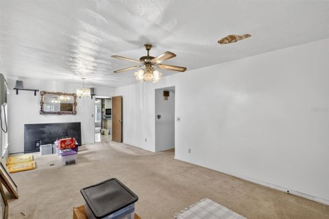 House in Tampa, Florida 3 bedrooms, 136.75 sq.m. № 1871006 - photo 6