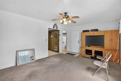 House in Tampa, Florida 3 bedrooms, 136.75 sq.m. № 1871006 - photo 13