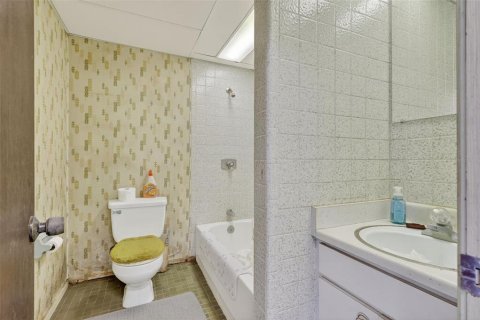 House in Tampa, Florida 3 bedrooms, 136.75 sq.m. № 1871006 - photo 30