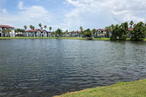 Condo in Orlando, Florida, 3 bedrooms  № 1783141 - photo 6
