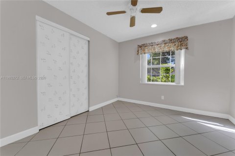 House in Cooper City, Florida 3 bedrooms, 178.65 sq.m. № 2043288 - photo 15