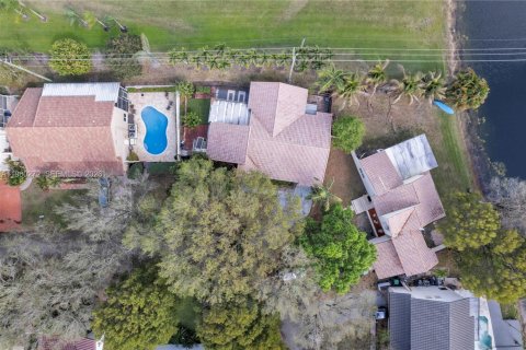 House in Cooper City, Florida 3 bedrooms, 178.65 sq.m. № 2043288 - photo 4