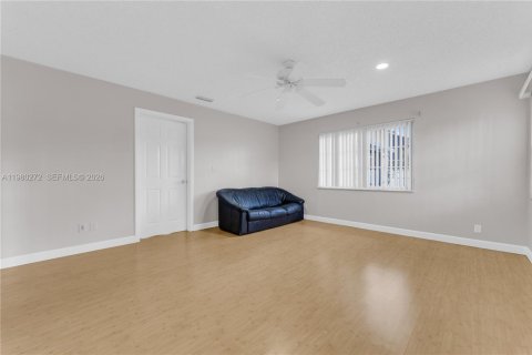 House in Cooper City, Florida 3 bedrooms, 178.65 sq.m. № 2043288 - photo 21