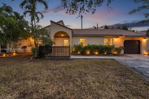 House in Cooper City, Florida 3 bedrooms, 178.65 sq.m. № 2043288