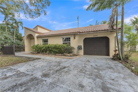 House in Cooper City, Florida 3 bedrooms, 178.65 sq.m. № 2043288 - photo 2