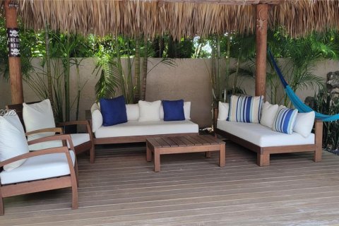 Villa ou maison à vendre à Deerfield Beach, Floride: 3 chambres, 136.38 m2 № 2024892 - photo 8