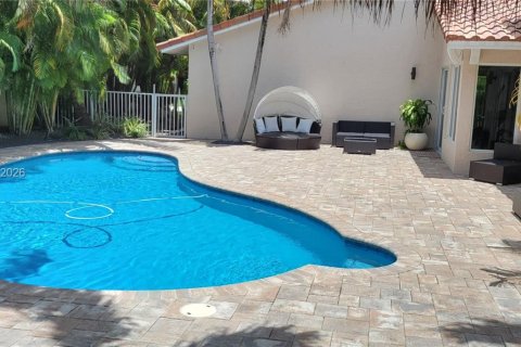 Villa ou maison à vendre à Deerfield Beach, Floride: 3 chambres, 136.38 m2 № 2024892 - photo 5