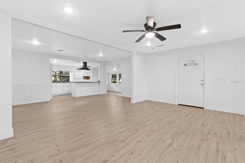 Casa en venta en Thonotosassa, Florida, 3 dormitorios, 142.05 m2 № 2197474 - foto 9