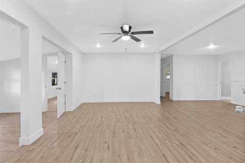 Casa en venta en Thonotosassa, Florida, 3 dormitorios, 142.05 m2 № 2197474 - foto 7
