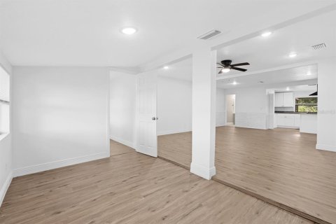 Casa en venta en Thonotosassa, Florida, 3 dormitorios, 142.05 m2 № 2197474 - foto 10
