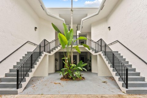 Condominio en venta en Fort Lauderdale, Florida, 2 dormitorios, 79.71 m2 № 2154141 - foto 2