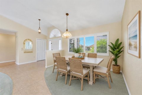 House in Placida, Florida 2 bedrooms, 188.87 sq.m. № 2396195 - photo 13
