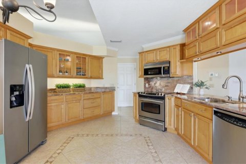 House in Placida, Florida 2 bedrooms, 188.87 sq.m. № 2396195 - photo 9