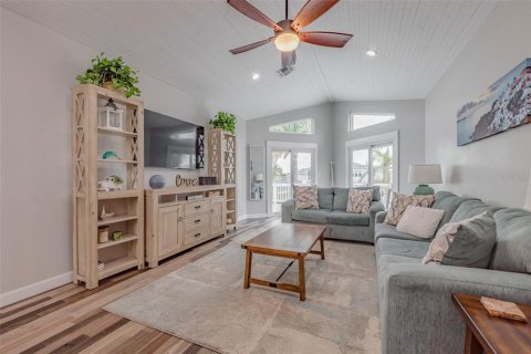 Villa ou maison à louer à Hernando Beach, Floride: 2 chambres, 102.38 m2 № 1629182 - photo 20