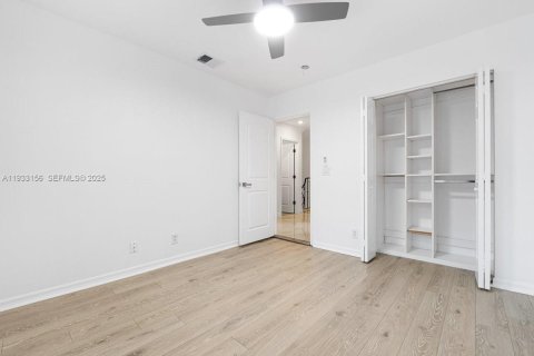 Casa en alquiler en Hollywood, Florida, 4 dormitorios, 199.74 m2 № 1991904 - foto 19