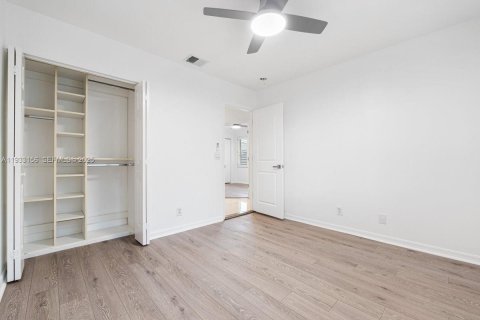 Casa en alquiler en Hollywood, Florida, 4 dormitorios, 199.74 m2 № 1991904 - foto 21