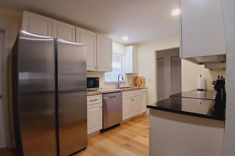 House in Titusville, Florida 4 bedrooms, 183.48 sq.m. № 1353419 - photo 8