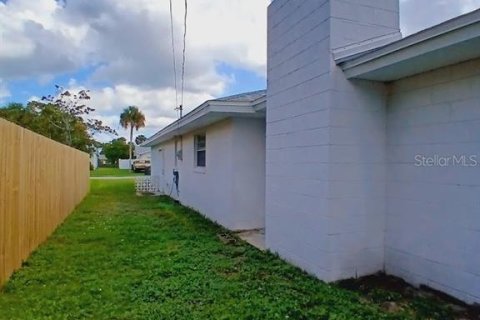 House in Titusville, Florida 4 bedrooms, 183.48 sq.m. № 1353419 - photo 25