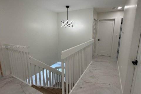 Villa ou maison à louer à Miami, Floride: 4 chambres, 268.02 m2 № 1976878 - photo 26