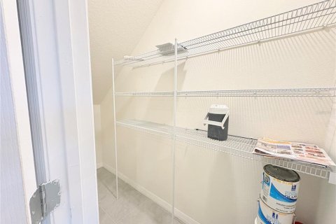 Снять в аренду таунхаус в Киссимми, Флорида 4 комнаты, 145.76м2, № 2150102 - фото 6