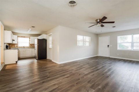 Casa en alquiler en Winter Haven, Florida, 3 dormitorios, 156.45 m2 № 1816089 - foto 4