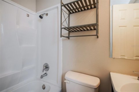 Casa en alquiler en Winter Haven, Florida, 3 dormitorios, 156.45 m2 № 1816089 - foto 13