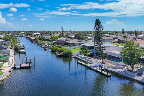 Casa en alquiler en Apollo Beach, Florida, 4 dormitorios, 184.69 m2 № 1903326 - foto 13
