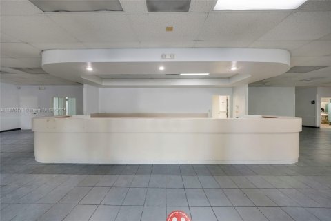 Propiedad comercial en venta en Miami, Florida № 1927097 - foto 25