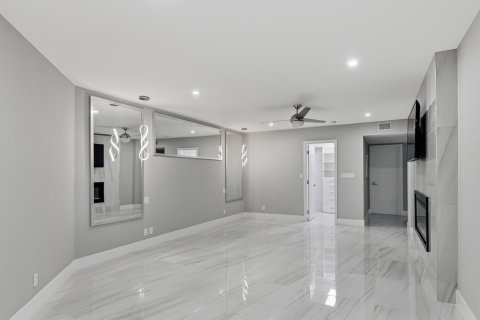 Copropriété à vendre à Palm Beach, Floride: 2 chambres, 186.27 m2 № 2387081 - photo 10