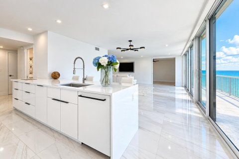 Copropriété à vendre à Palm Beach, Floride: 2 chambres, 186.27 m2 № 2387081 - photo 23
