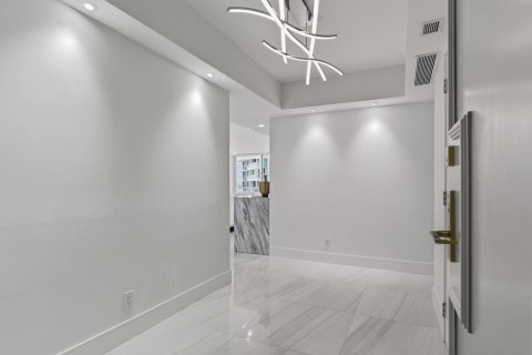 Copropriété à vendre à Palm Beach, Floride: 2 chambres, 186.27 m2 № 2387081 - photo 5