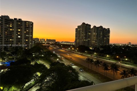 Condominio en alquiler en Aventura, Florida, 2 dormitorios, 109.72 m2 № 2023216 - foto 20