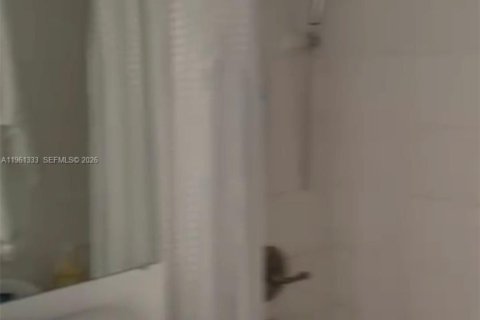 Condominio en alquiler en Aventura, Florida, 2 dormitorios, 109.72 m2 № 2023216 - foto 18