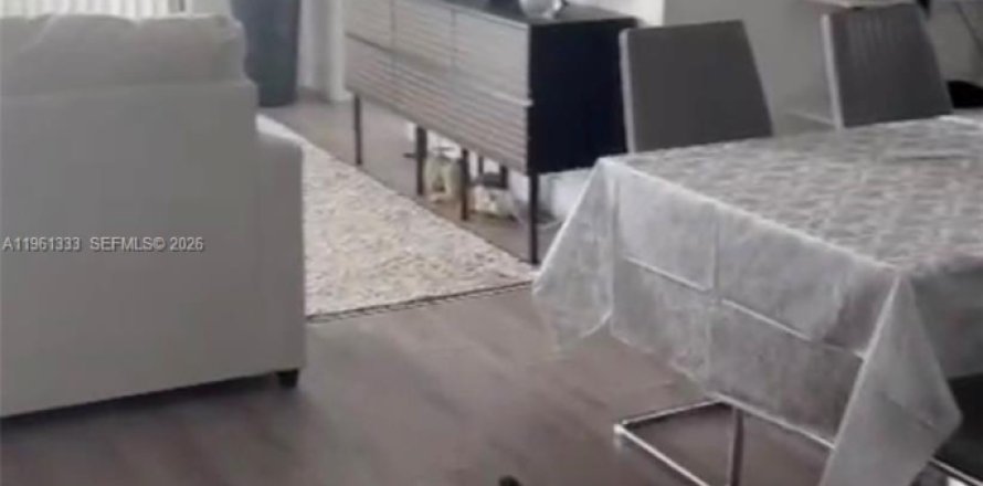 Condominio en Aventura, Florida, 2 dormitorios  № 2023216