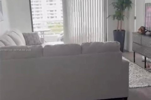 Condominio en alquiler en Aventura, Florida, 2 dormitorios, 109.72 m2 № 2023216 - foto 3