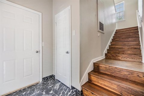 Townhouse in Tampa, Florida 2 bedrooms, 111.48 sq.m. № 1755578 - photo 8