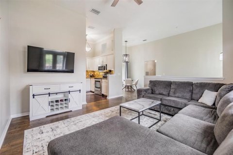 Townhouse in Tampa, Florida 2 bedrooms, 111.48 sq.m. № 1755578 - photo 18